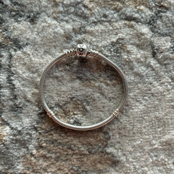 Pandora Moments Snake Chain Bracelet Size 6.7 - Picture 3 of 14